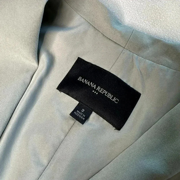 Banana Republic Vest - Picture 3 of 5